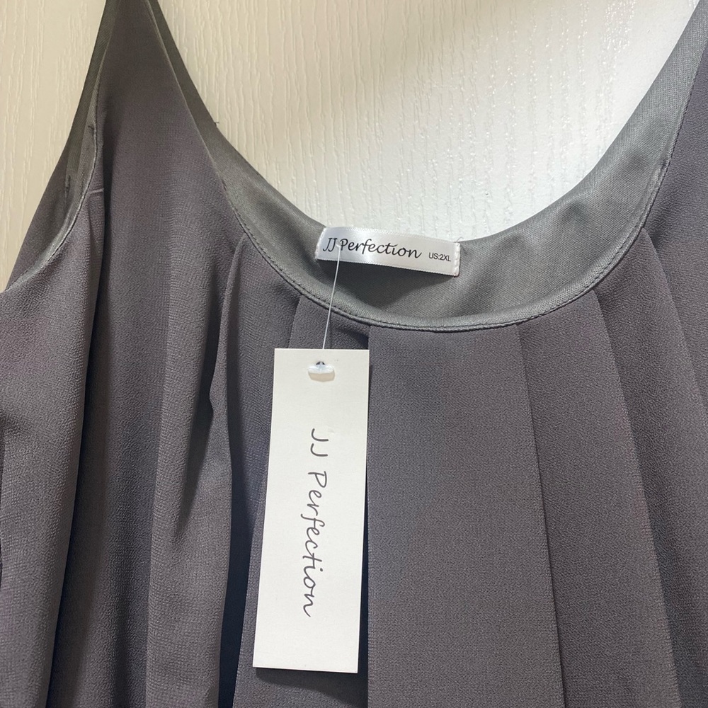 Gray flowy tank/camisole
